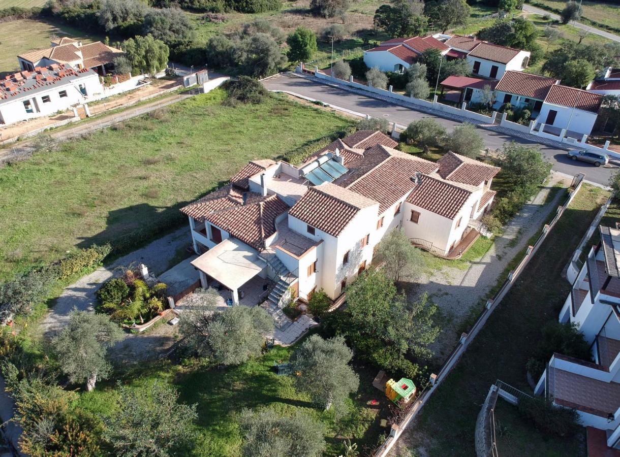 Appartamenti Torre Di Bari Бари-Сардо Экстерьер фото